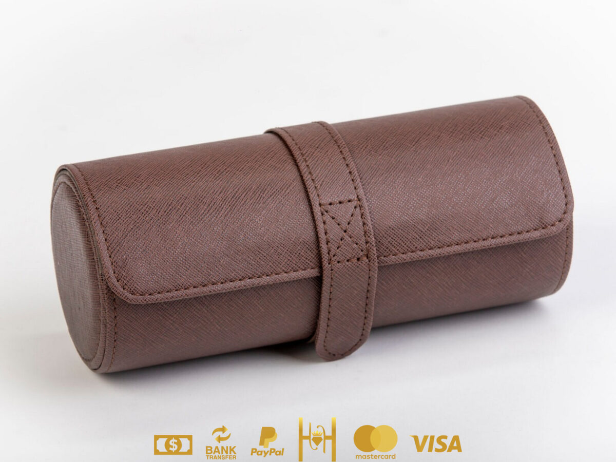 Estuche viajero de almacenaje con capacidad para 3 relojes fabricado en piel de bovino color café
