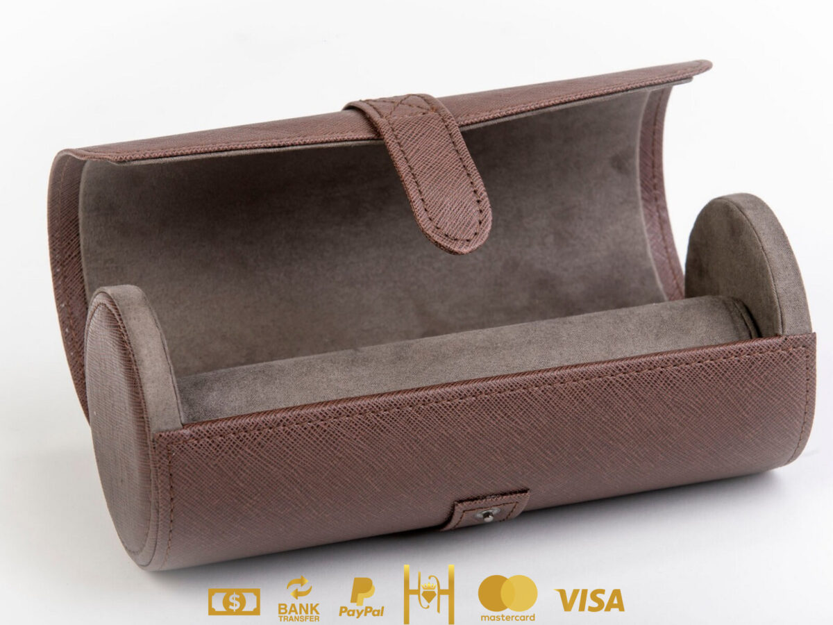Estuche viajero de almacenaje con capacidad para 3 relojes fabricado en piel de bovino color café - Imagen 2